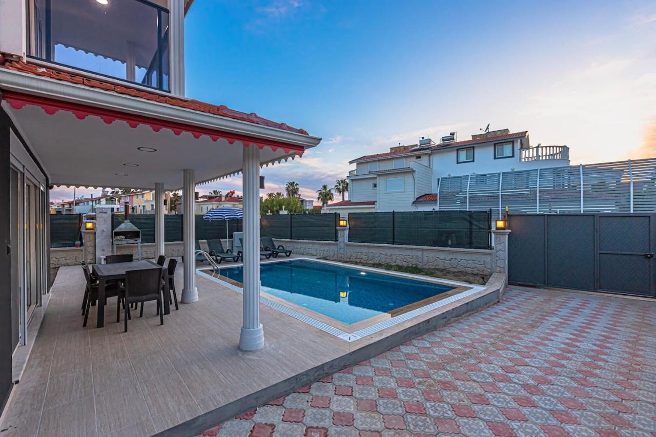 Near By The Land Of Legend's Private Pool Sun